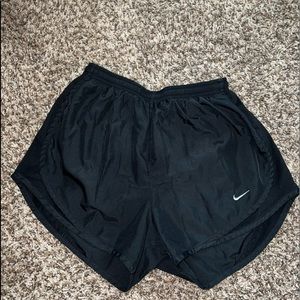 Black Nike shorts size small